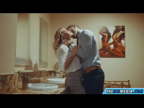 ❤️ Quando uma loira peituda o seduz em um banheiro público ❤ Porno bonito em pt-br.quizfarmature.ru ️❤